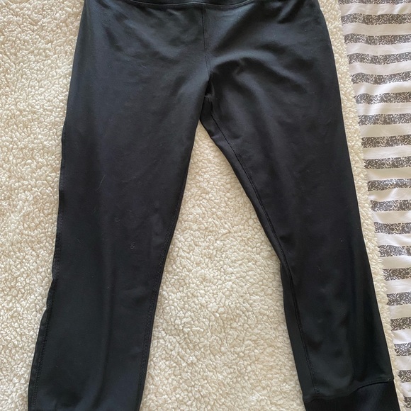 Nike women’s crop workout legging - Picture 3 of 4